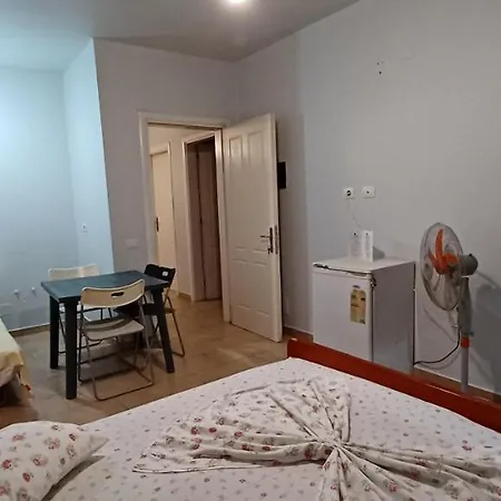 Nuredinaj Apartment Vlore
