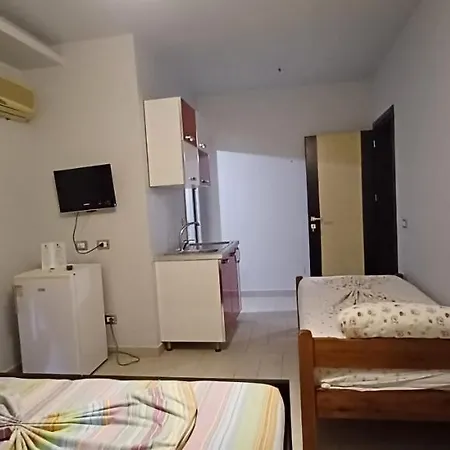 Nuredinaj Vlorë