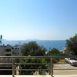 Nuredinaj شقة فلورا