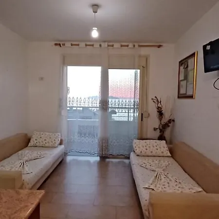 Nuredinaj Apartment *